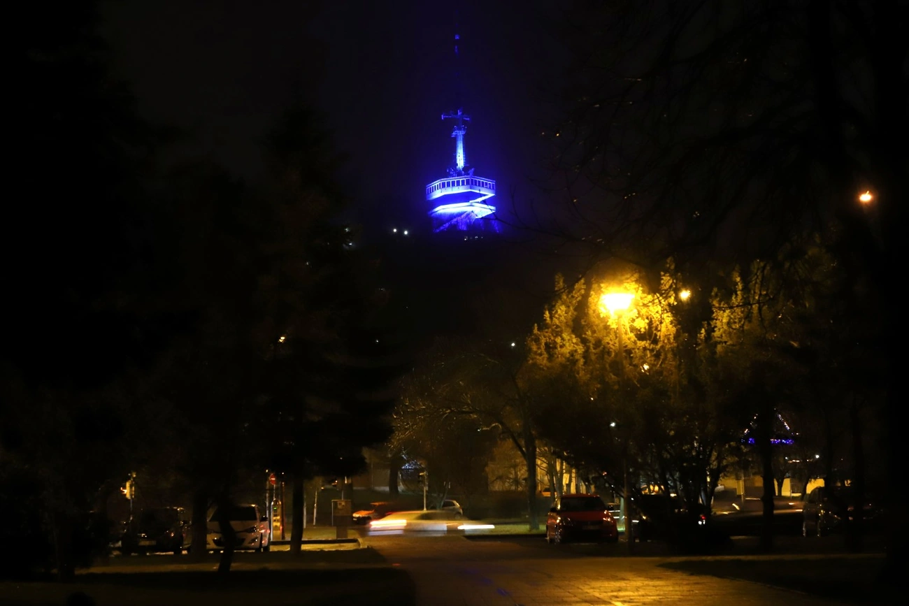 avasi kilátó autizmus világnap