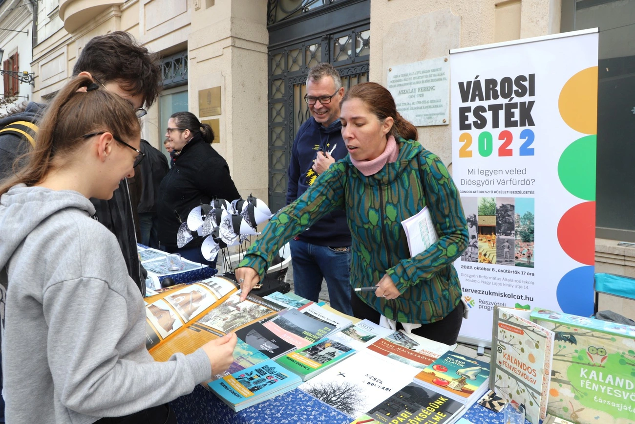 városi estek információs pult