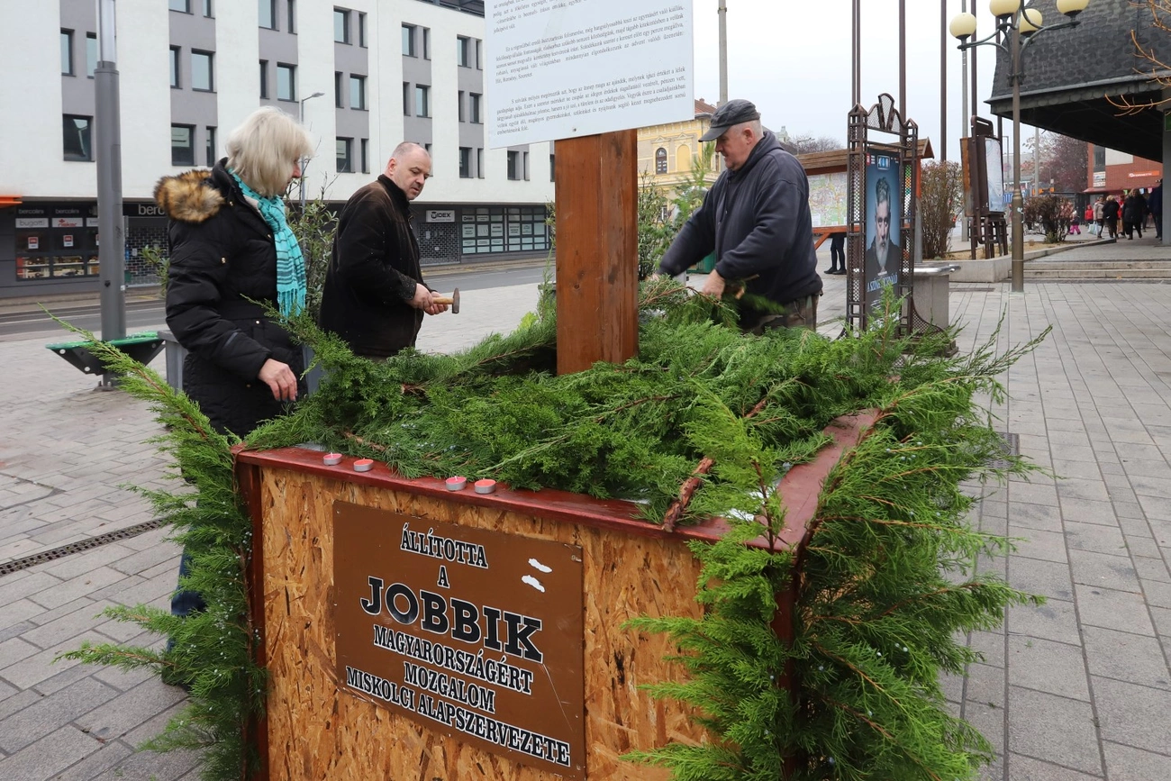jobbik kereszt centrum