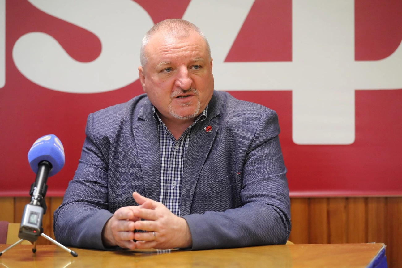 mszp sajtótájékoztató  komjáthi imre