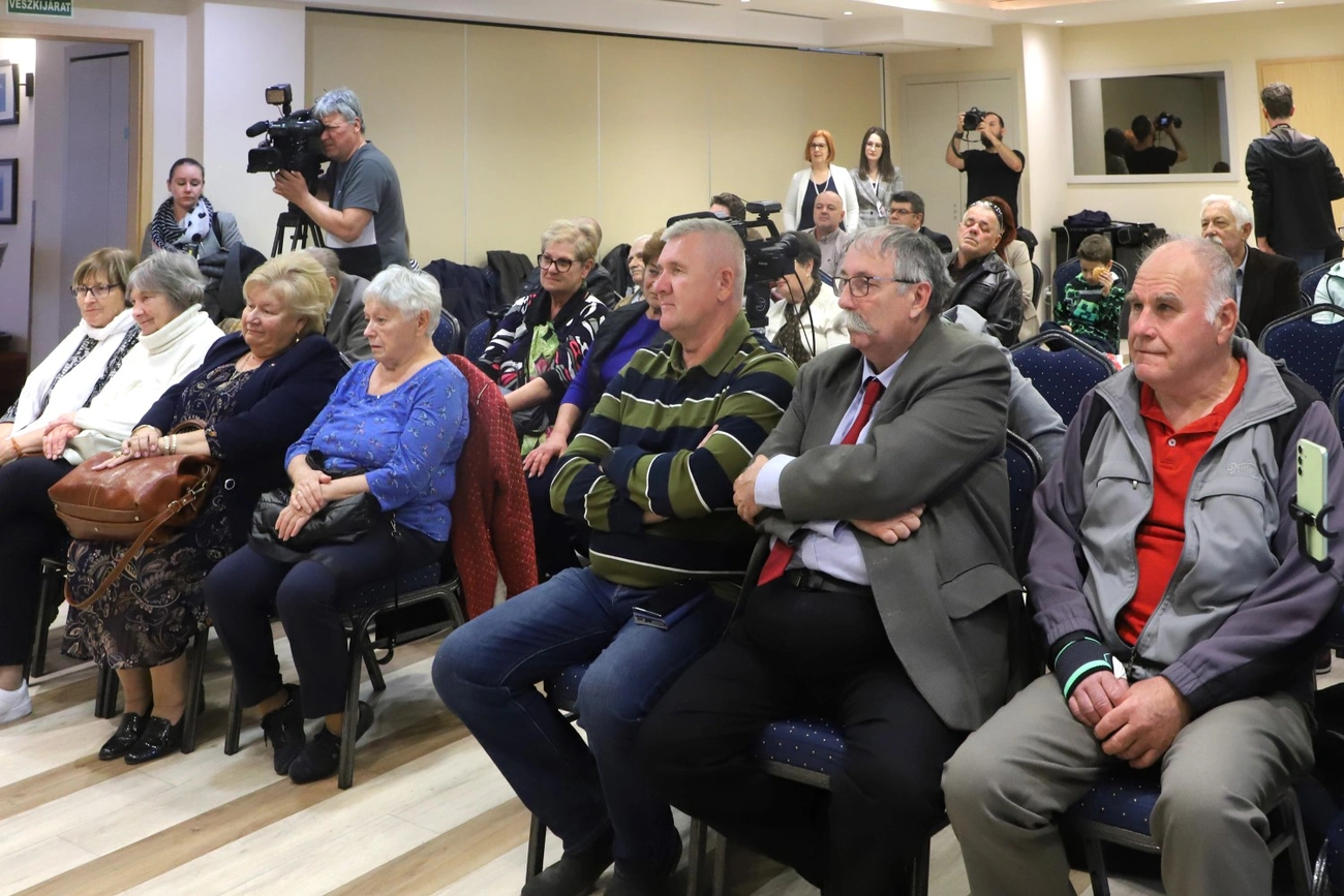 róna péter ep listavezető jobbik city hotel 