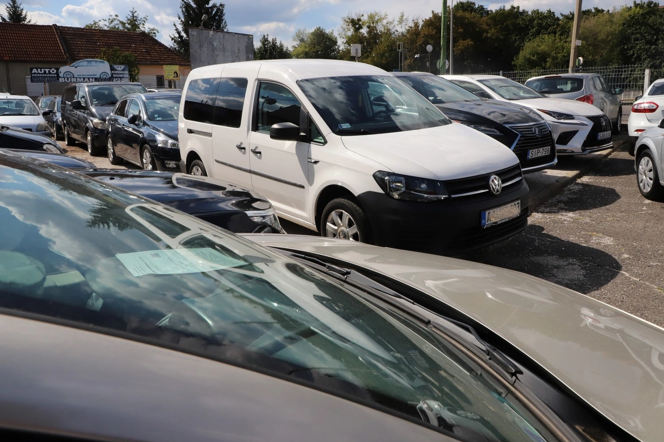 használt autó kereskedés