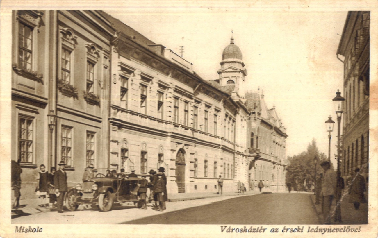 06_varoshazter-az-erseki-leanynevelovel.jpg (226.06 KB)