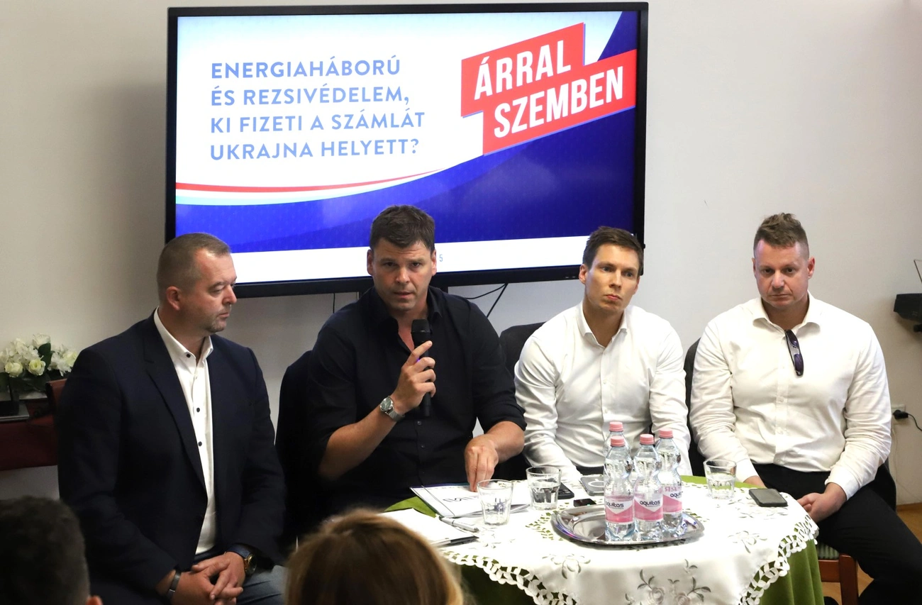 hollosy_czepek_energetikai_forum_250529ml-17.JPG hollosy_czepek_energetikai_forum_250529ml-17.JPG