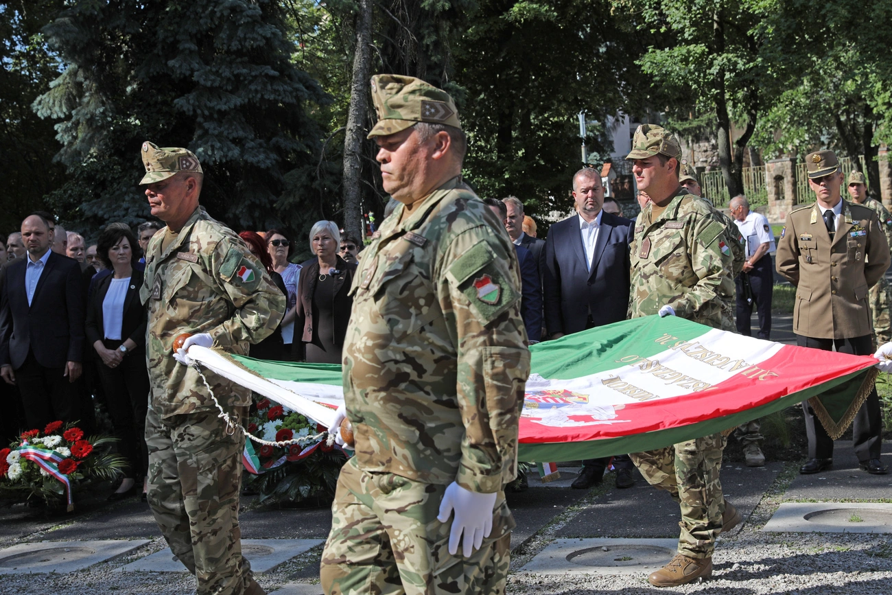 gzaszlo_250604_ja-1.JPG (5.47 MB)