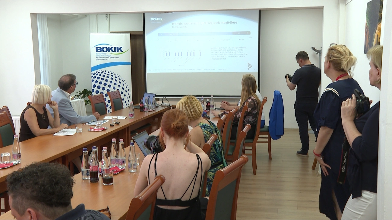 bokik_kozvelemenykutatas_250604_mitv_02.jpg bokik_kozvelemenykutatas_250604_mitv_02.jpg