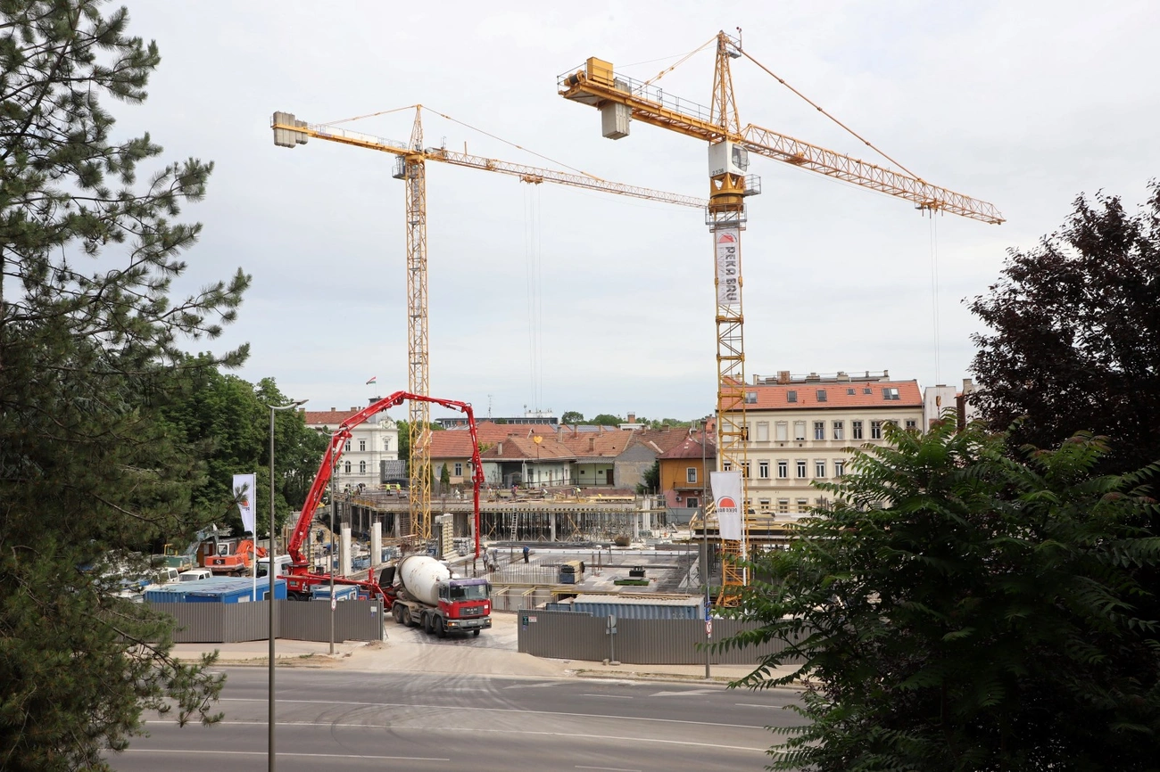 avalon_tarsashaz_epites_250617ml-15.JPG avalon_tarsashaz_epites_250617ml-15.JPG