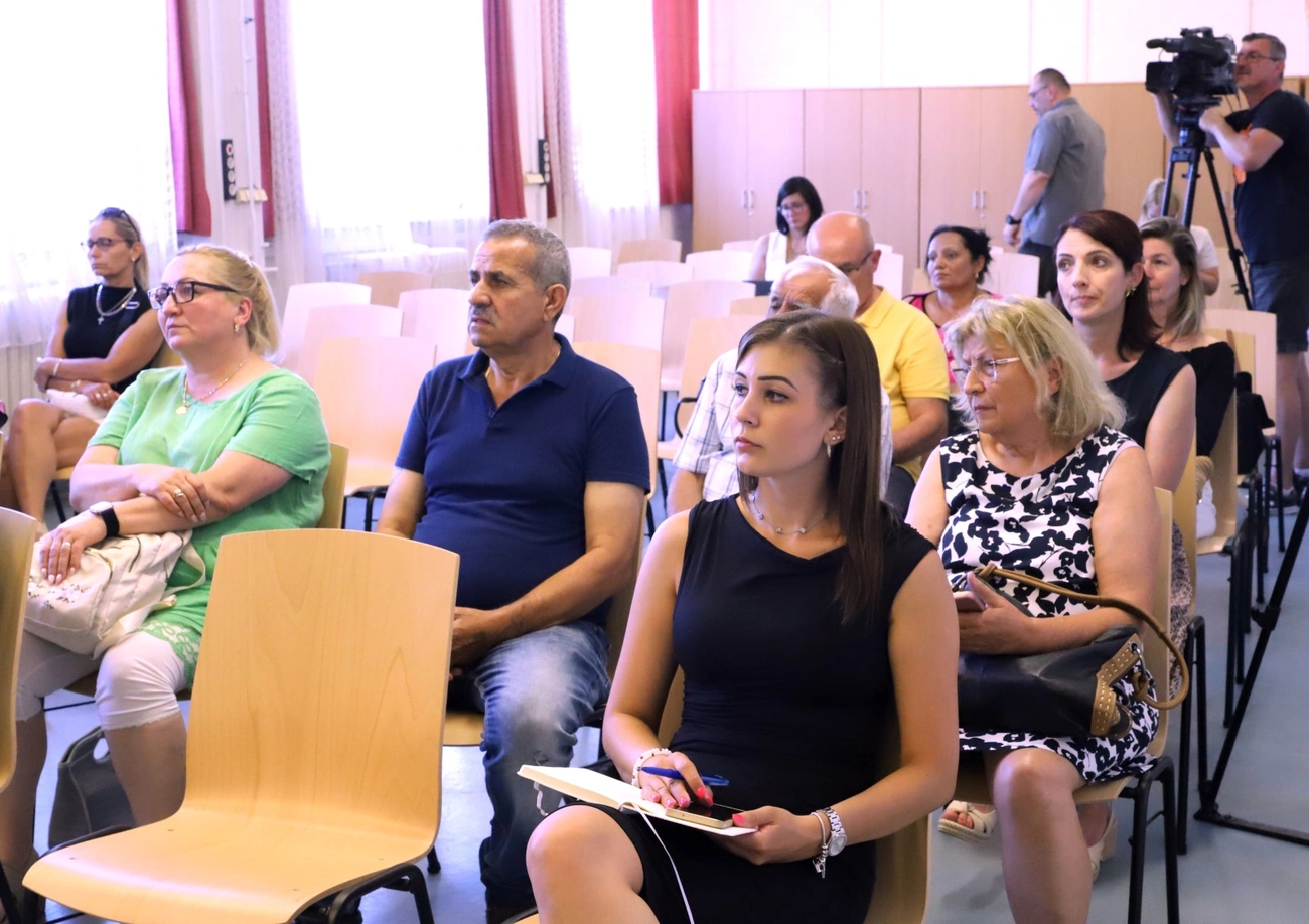 at_tarsadalmi_esely_250702ml-5.JPG (340.69 KB)