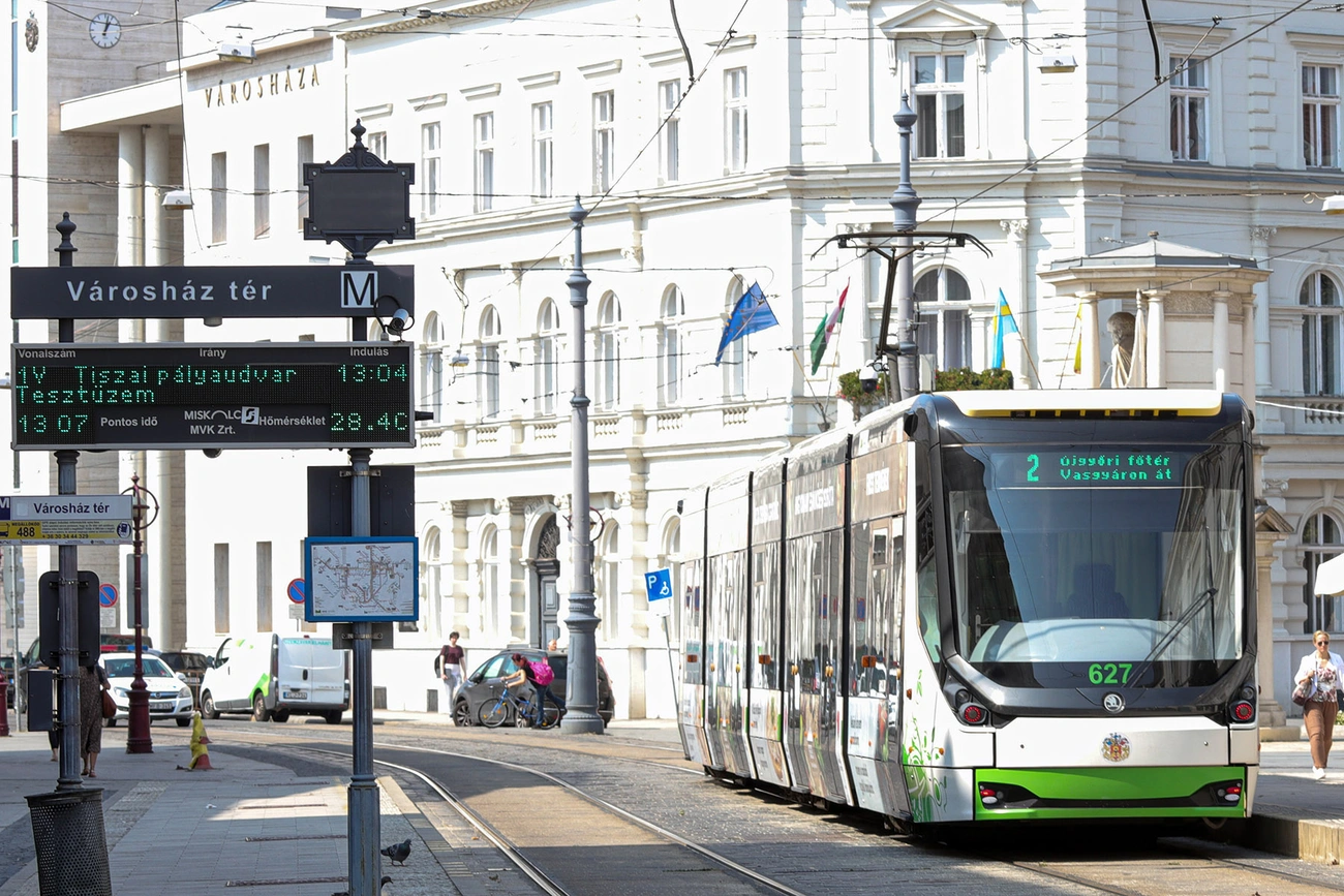 villamos_kijelzo_varoshaz_ter_2es_villamos_250718_mvk.jpg