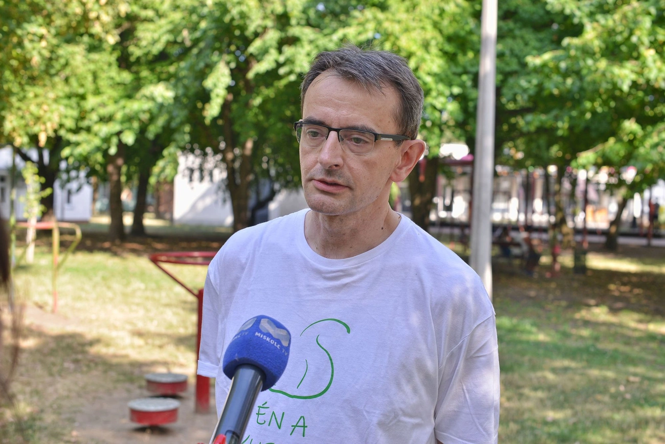 fak_locsolasa_kenderfoldon_20250724-ot_02.jpg fak_locsolasa_kenderfoldon_20250724-ot_02.jpg
