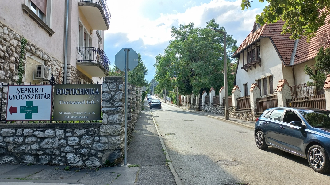 mikes_gorgey_02.png (1.3 MB)