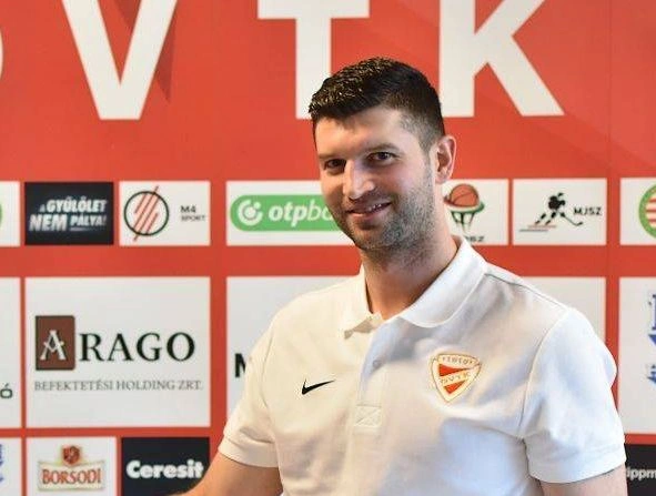 vas_janos_dvtk_jegesmedvek.jpg