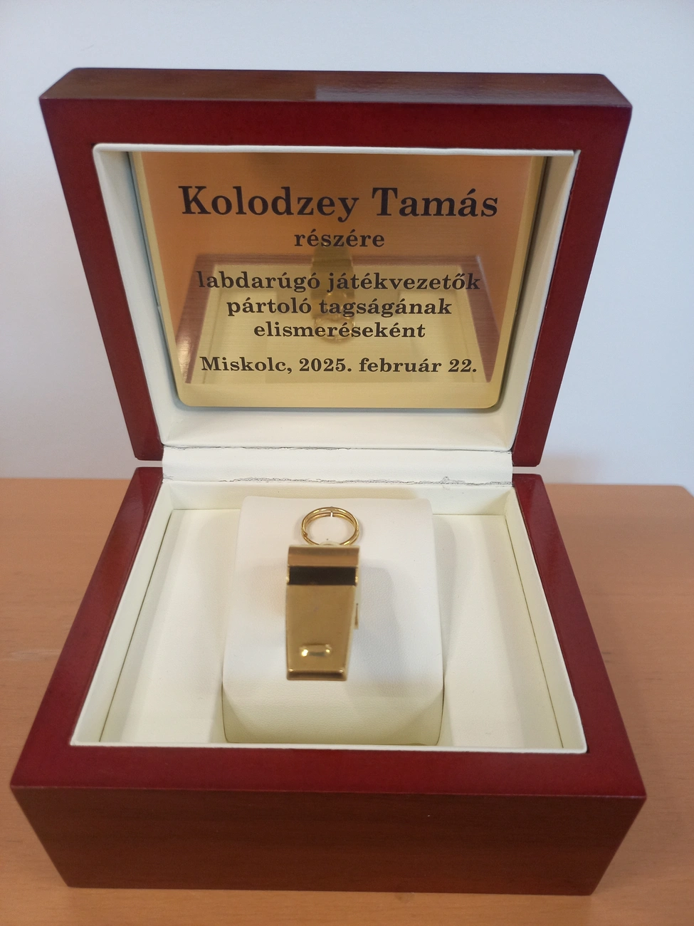 kolodzey-aranysip.jpg kolodzey-aranysip.jpg