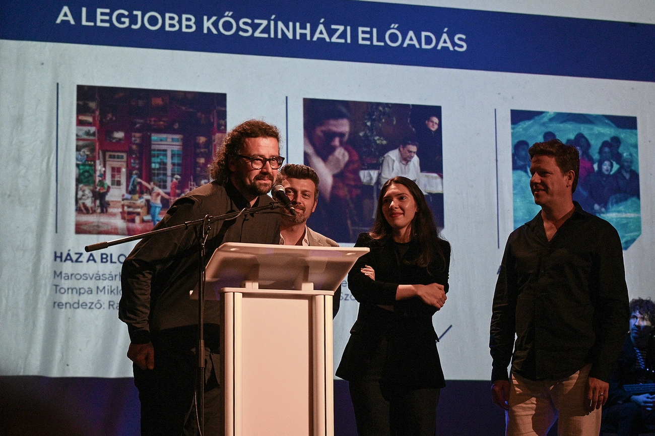 szocs_artur-rozsa_krisztian-czvikker_lilla-cser_adam-szinikritikusok_dija_2025-foto-eder_vera-2-1.jpg szocs_artur-rozsa_krisztian-czvikker_lilla-cser_adam-szinikritikusok_dija_2025-foto-eder_vera-2-1.jpg