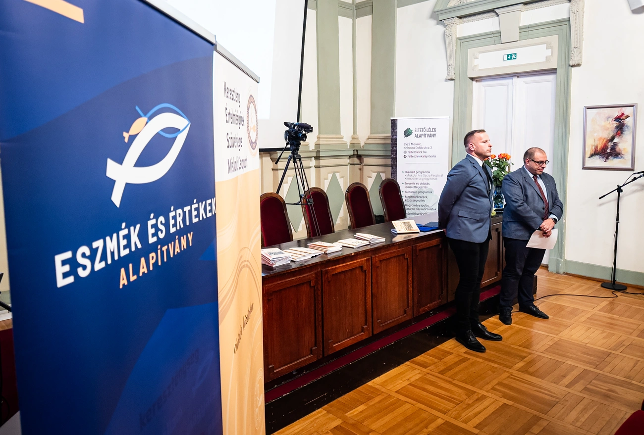 ars_sacra_kereszteny_szemle_bemutato_250917_hcs-7.jpg ars_sacra_kereszteny_szemle_bemutato_250917_hcs-7.jpg