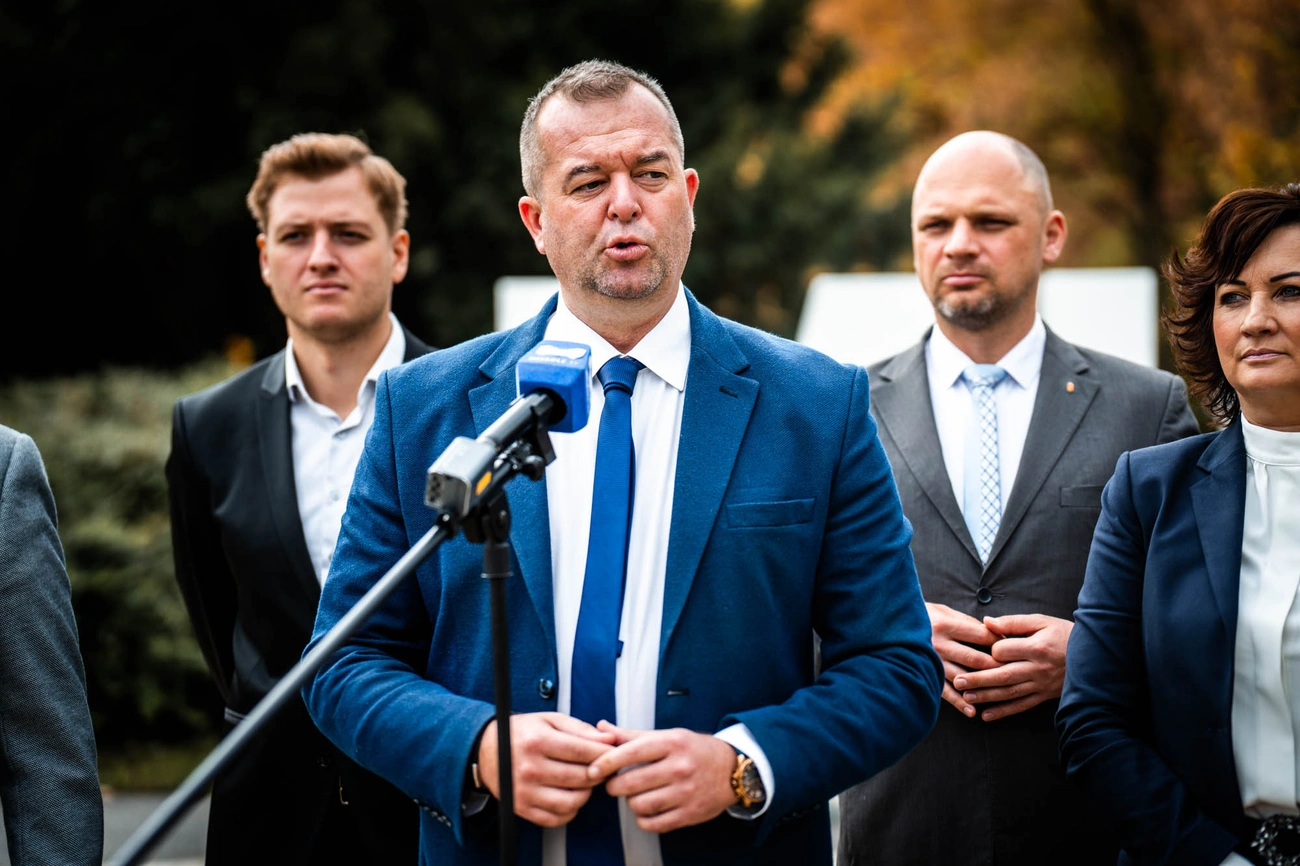 alairas_gyujtes_fidesz_sajtotajekoztato_251015_hcs_web-3.jpg alairas_gyujtes_fidesz_sajtotajekoztato_251015_hcs_web-3.jpg