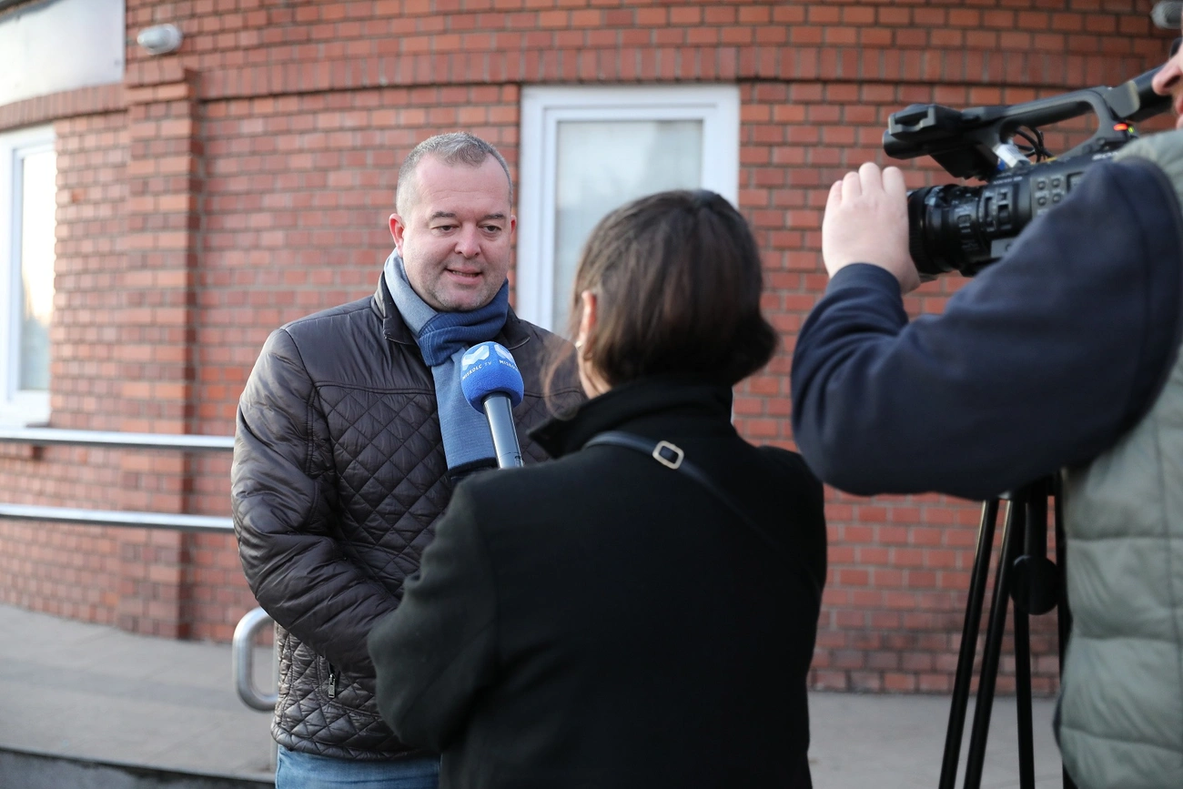 rendészeti akció az Újgyőri főtéren, Juhász Ákos