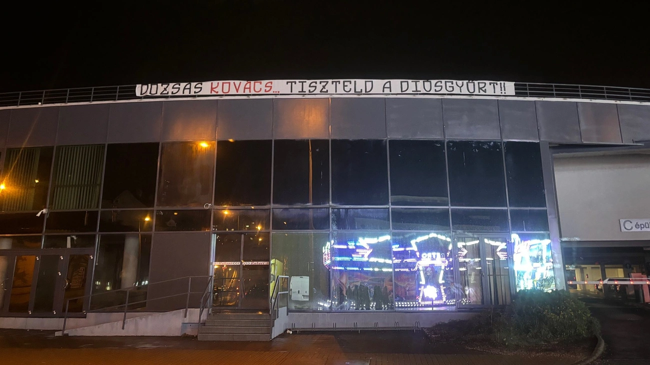 DVTK szurkolói drapéria Fotó: Ultras Diósgyőr