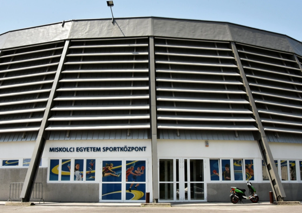 Egyetemi sportcsarnok