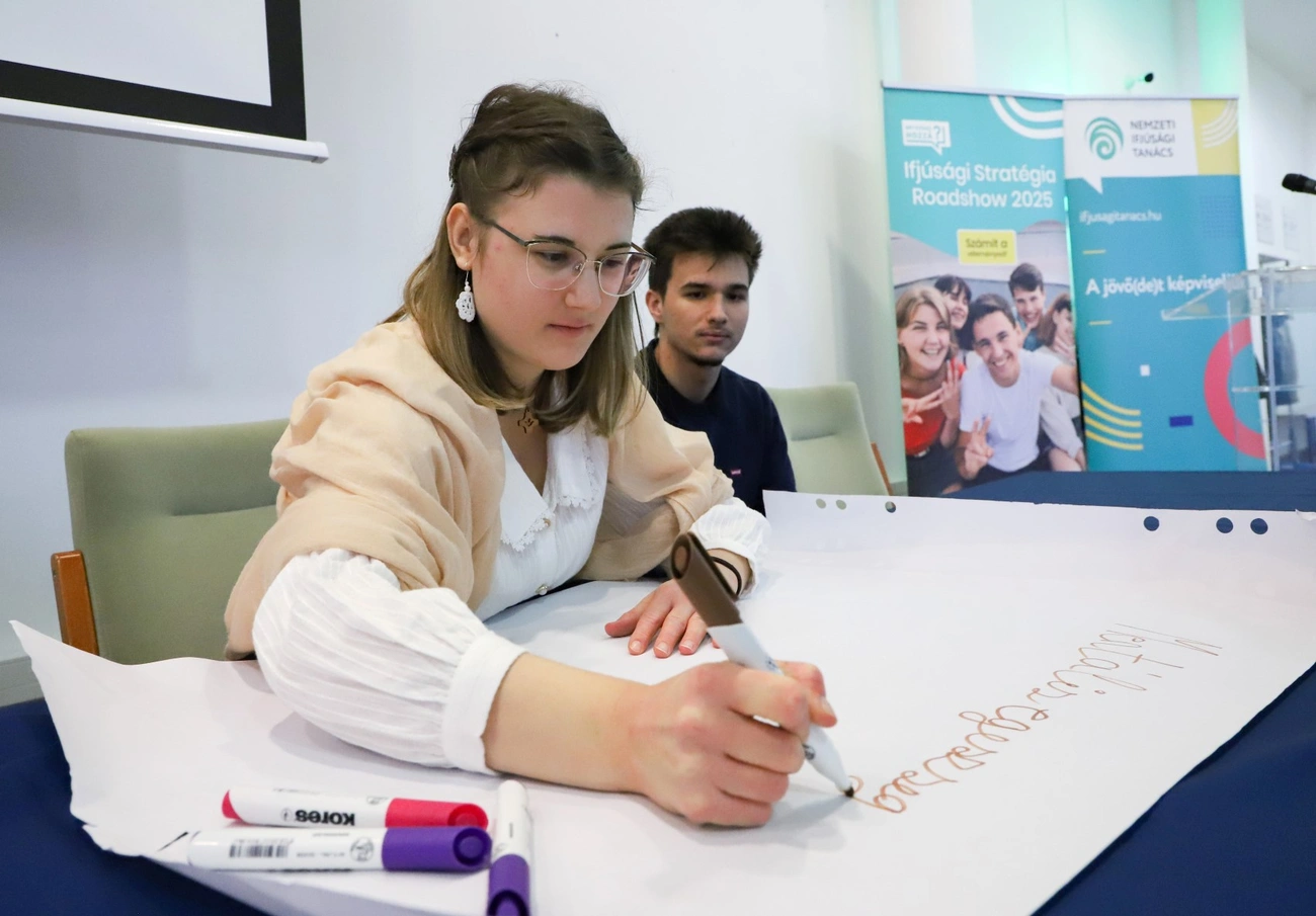 mit_szolsz_hozza_roadshow_251112ml-11.jpg (279.75 KB)