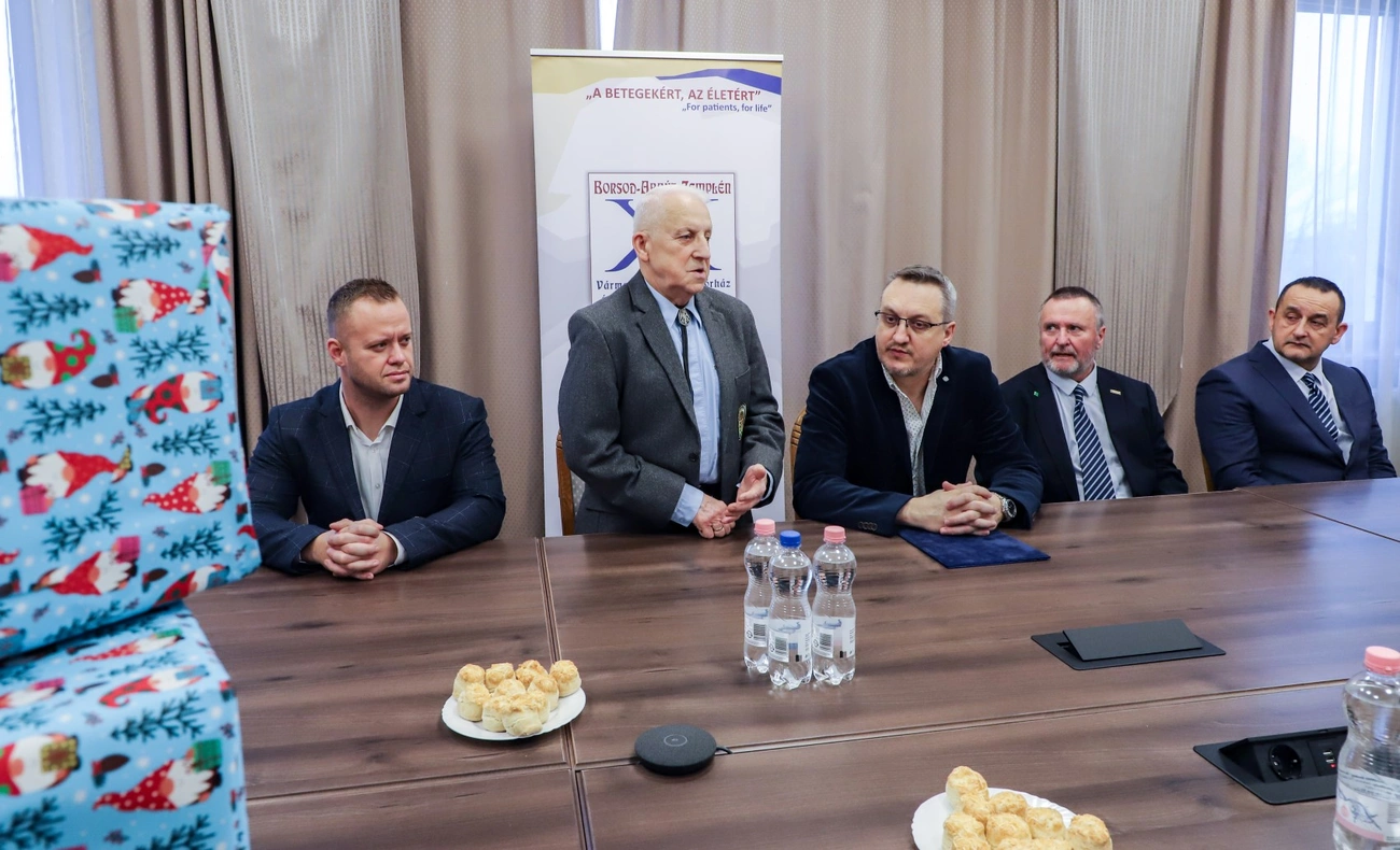 adományátadás a kórházban. Fotó: Mocsári László