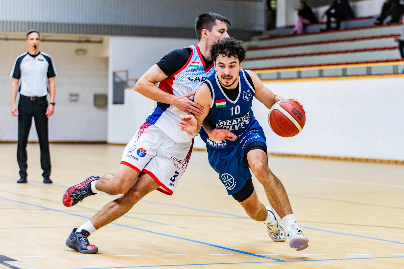 Dunai Zétény (a labdával) 17 pontot gyűjtött a találkozón. Fotó: magánarchívum