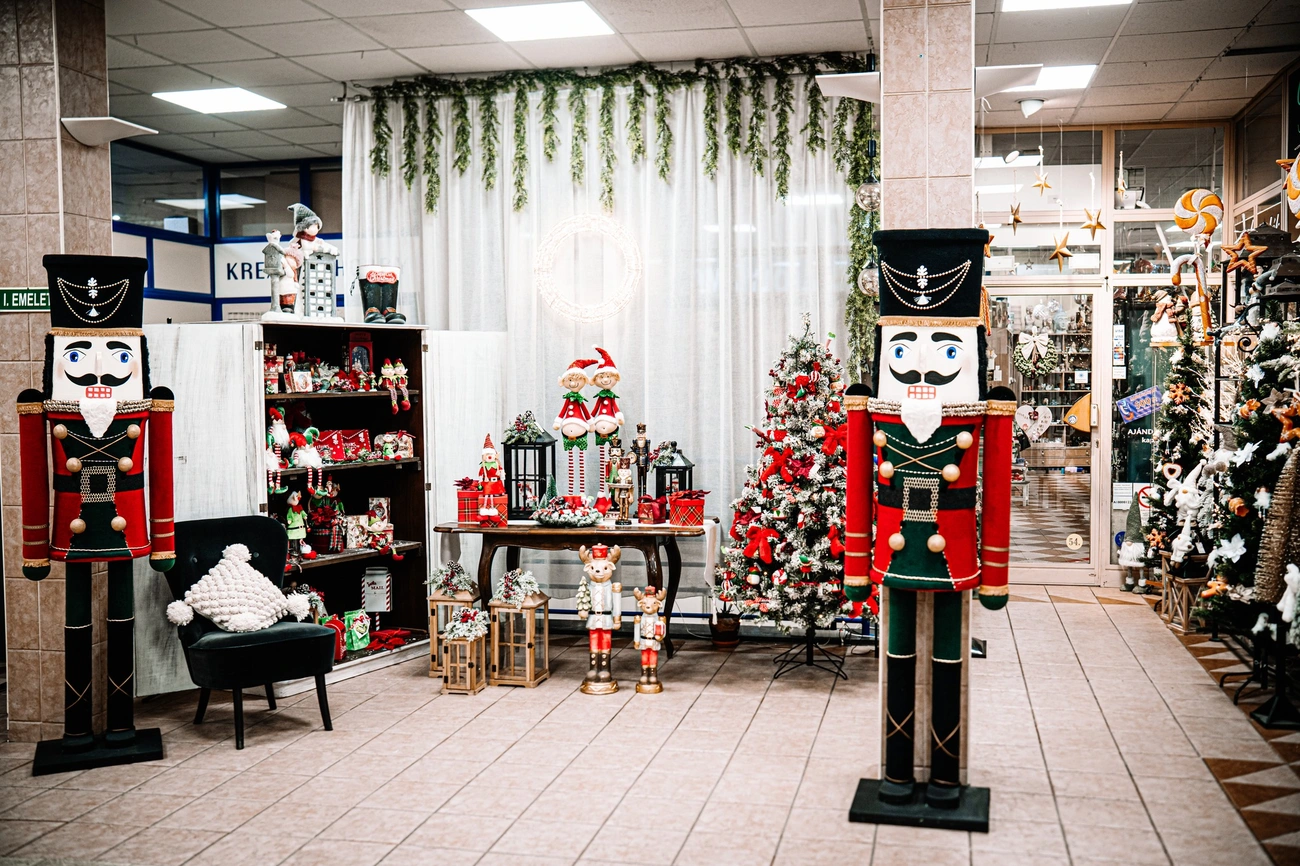 Kreatív Hobby Sarok kirakat. Fotó: Facebook