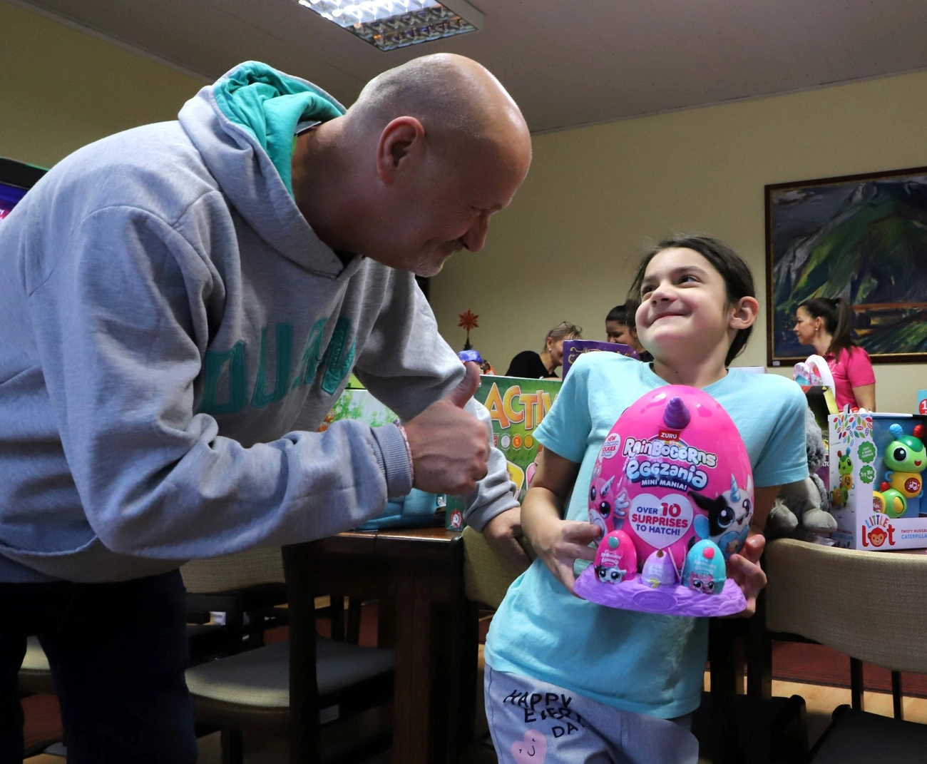 Bohócdoktor ajándék. Fotó: Mocsári László