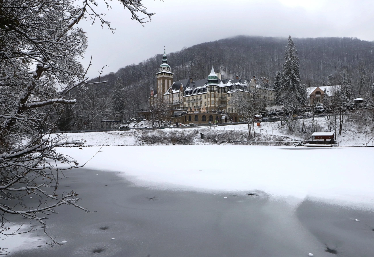 Veszélyes a Hámori-tó jegére lépni. Fotó: Mocsári László