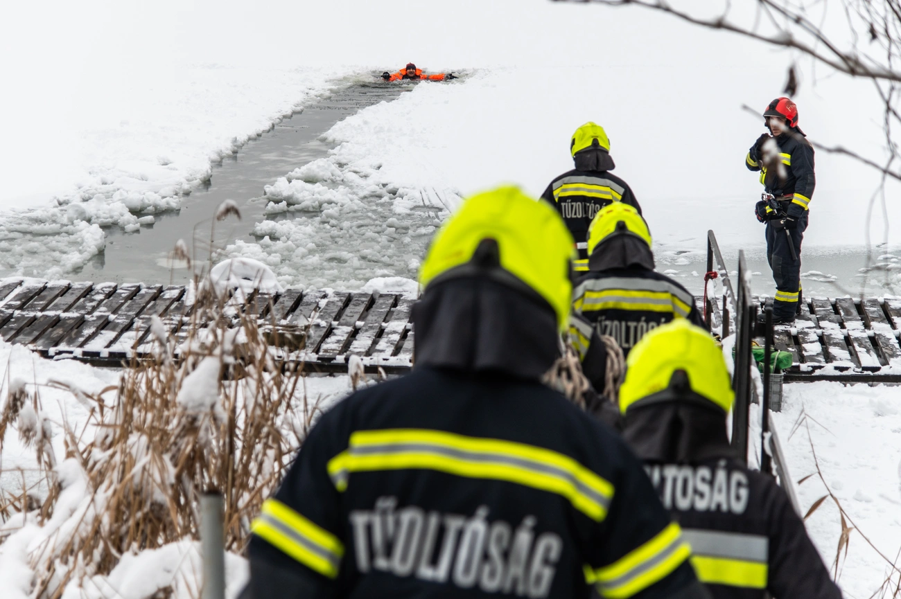 jeges víz mentés katasztrófavédelem
