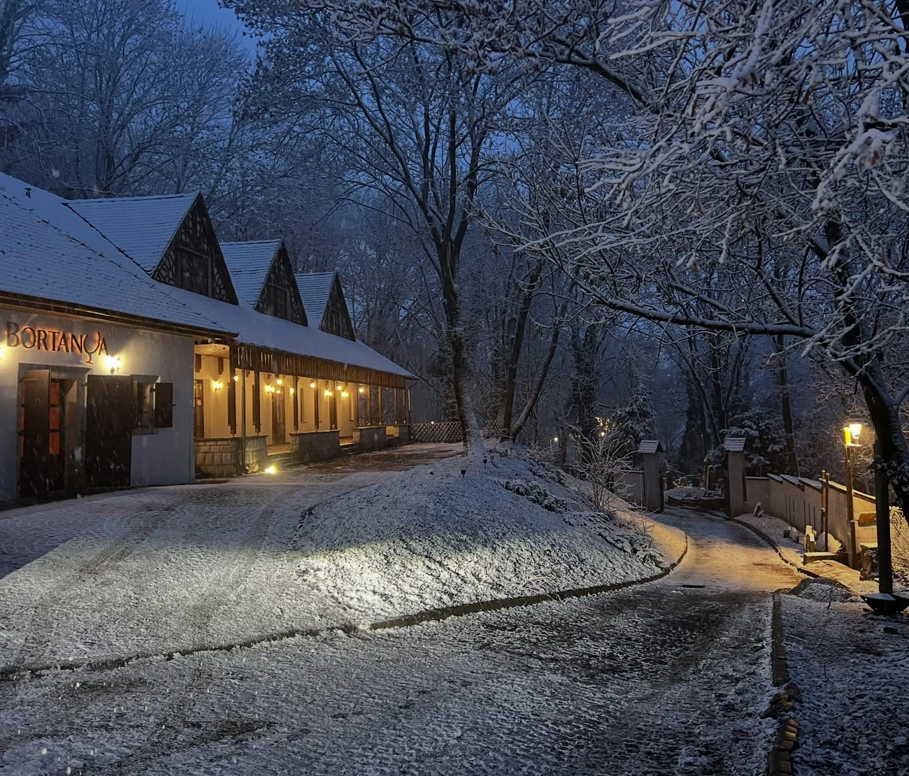 Kívülről is jól mutat a régi Bortanya, hamarosan Gajdó étterem. Fotó: Facebook/Gajdó