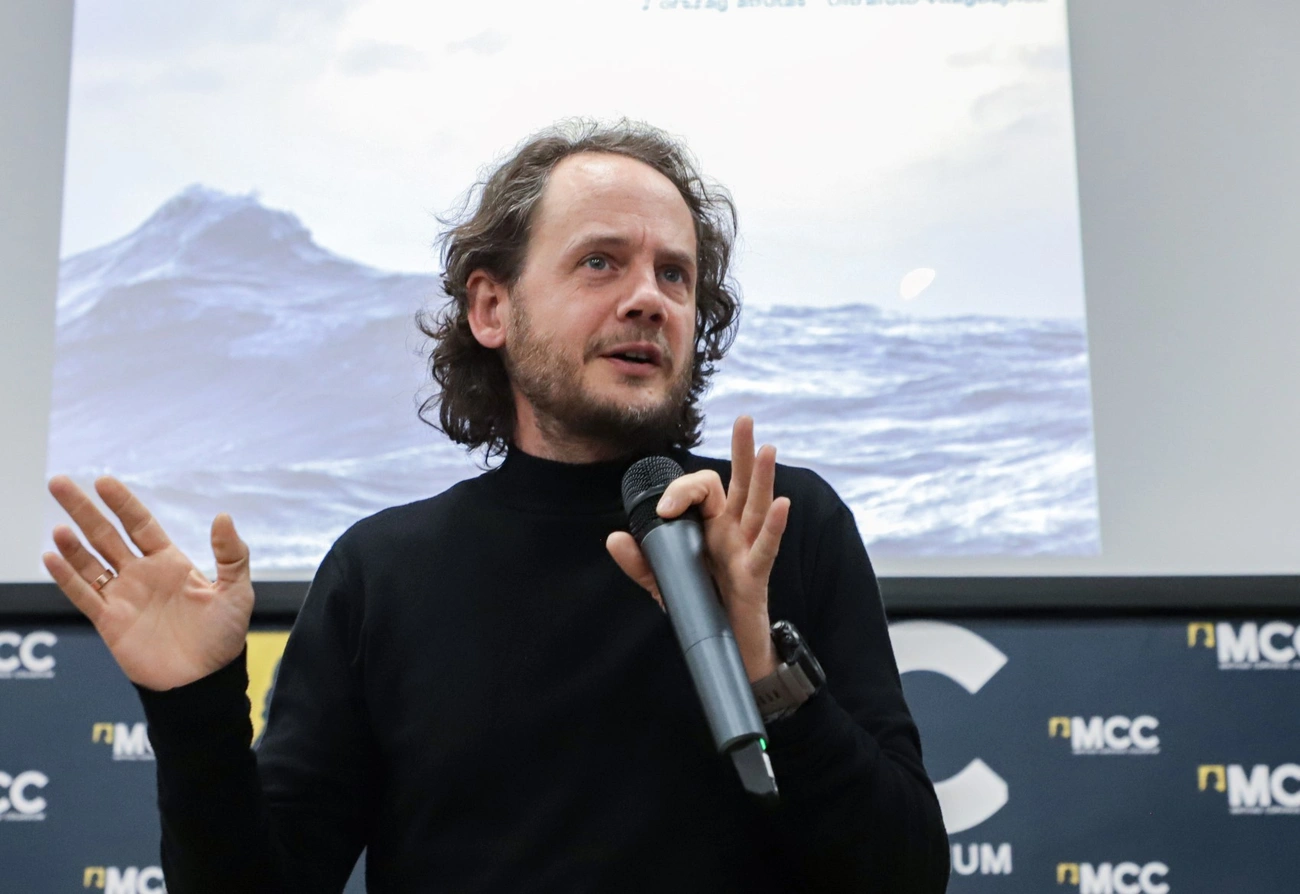 Rakonczay Gábor előadása. Fotó: Mocsári László