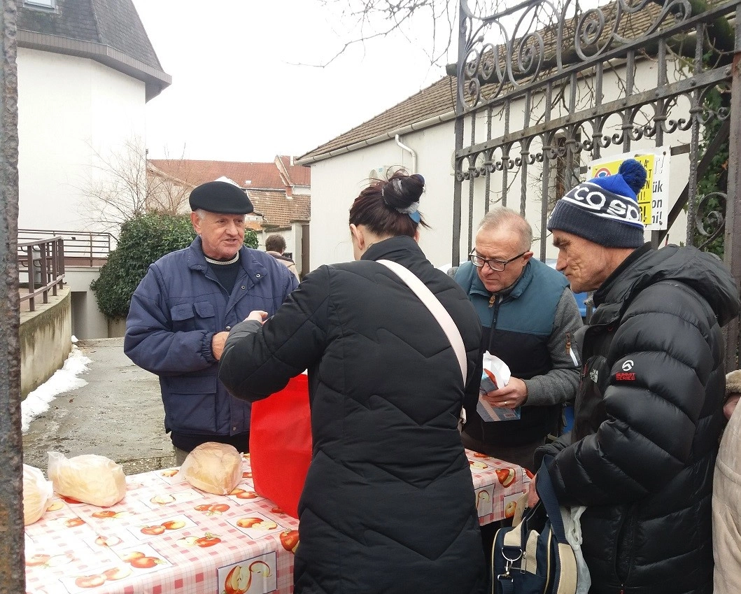 MRSZ ételosztása. Fotó: Miskolc-Belvárosi Református Egyházközség Facebook