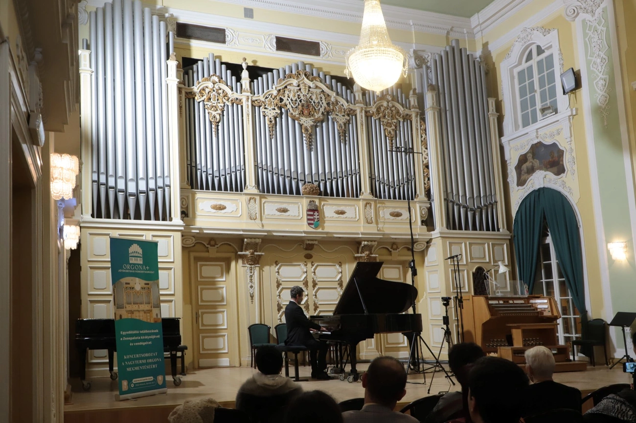orgona_zenepalota_koncert_260212ml-2.JPG