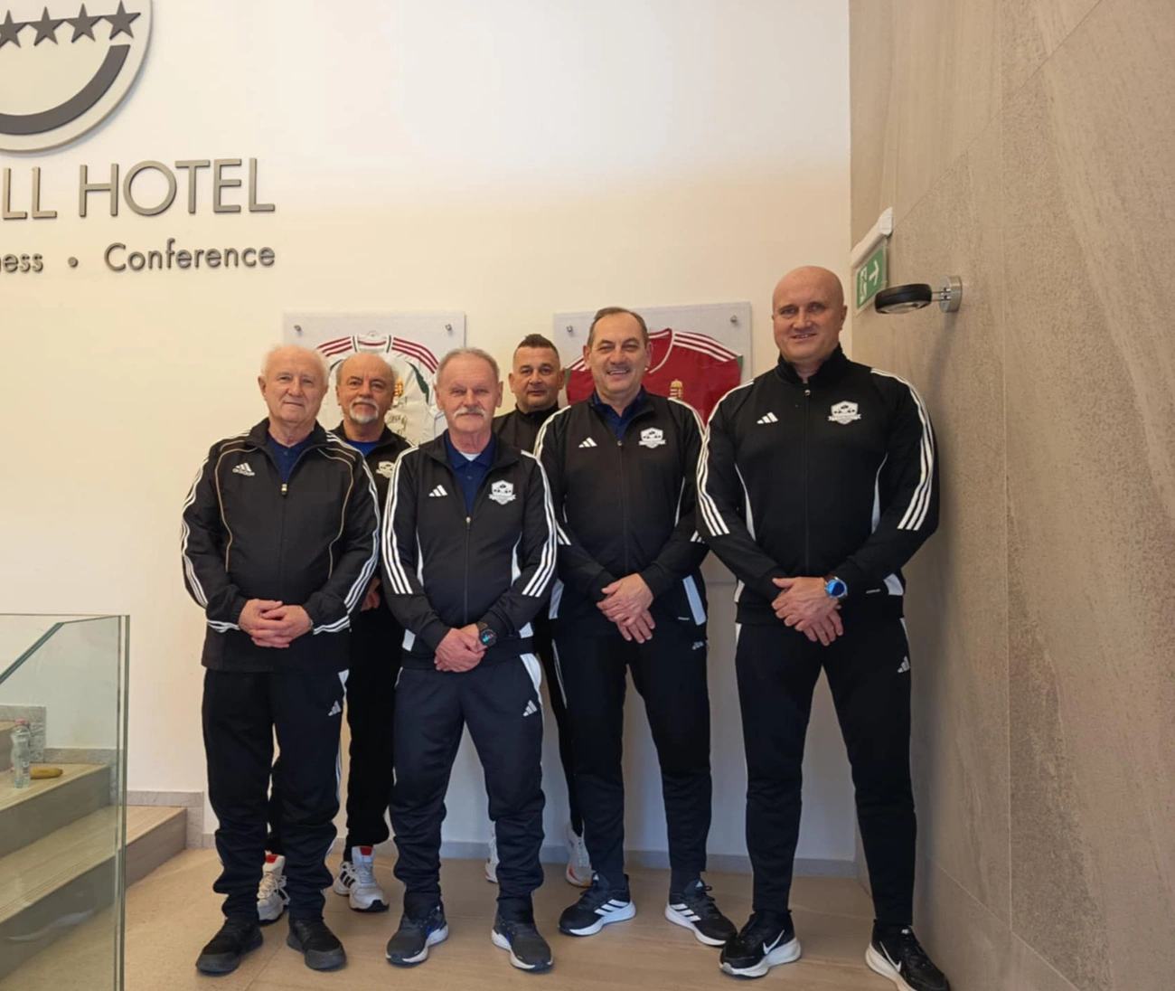 A vármegyei ellenőrök egy csoportja Telkiben. Fotó: magánarchívum