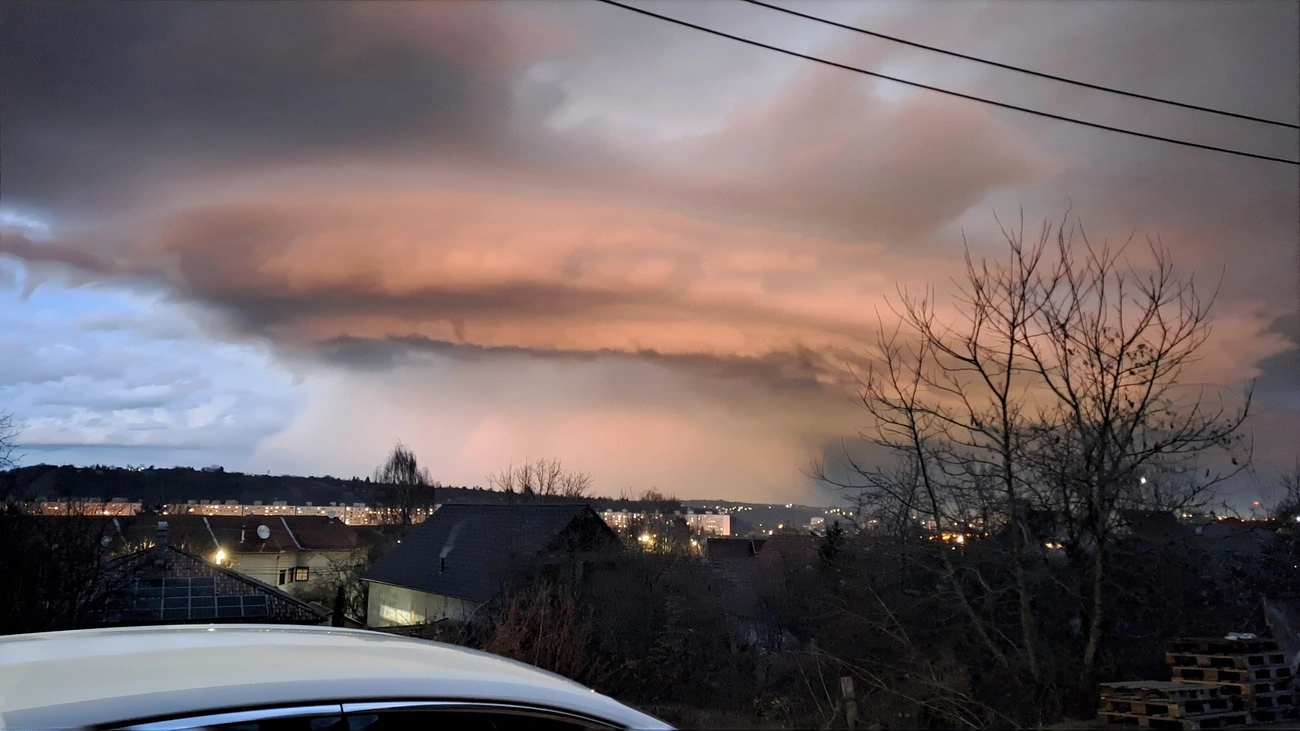Zivatarfelhő Miskolc felett. Fotó: Kozma István Facebook