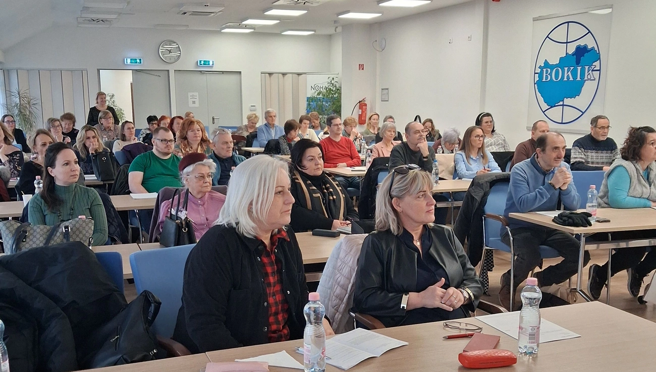 Teltházas szakmai fórum a BOKIK-ban. Forrás: BOKIK