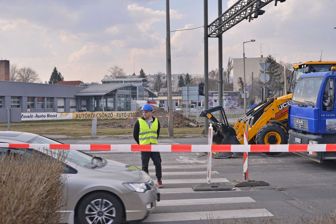 Csőcsere a Futó utcánál. Fotó: Osztie Tibor