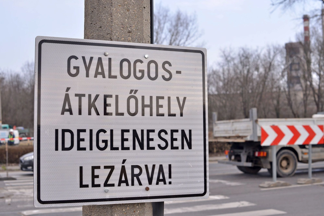 Csőcsere a Futó utcánál. Fotó: Osztie Tibor