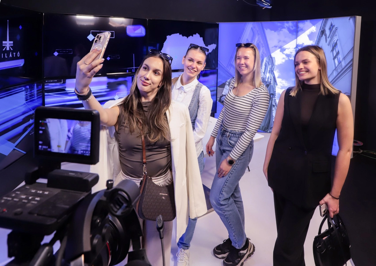 Egyetemisták látogattak a szerkesztőségbe. Fotó: Mocsári László