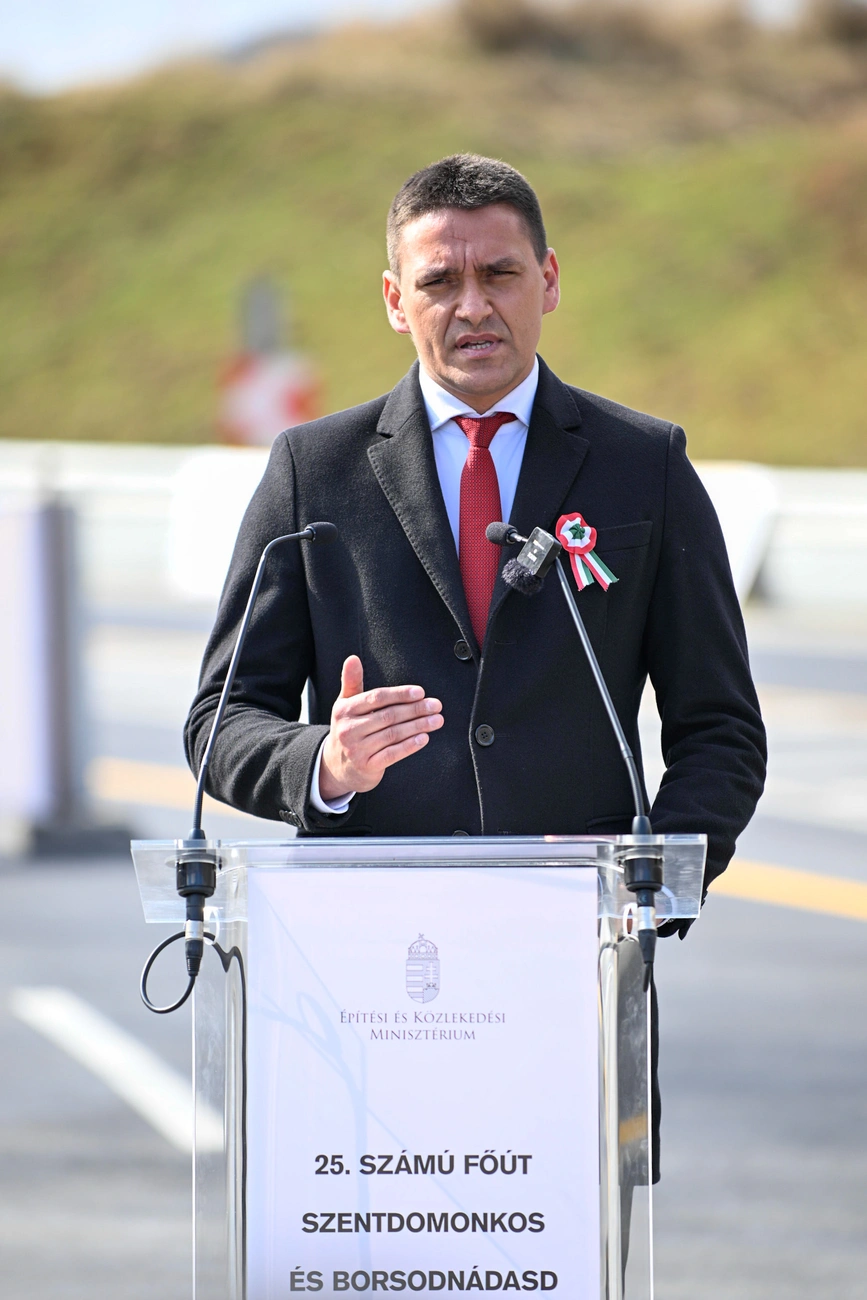 Dr. Csúzda Gábor. Fotó: Építési és Közlekedési Minisztérium