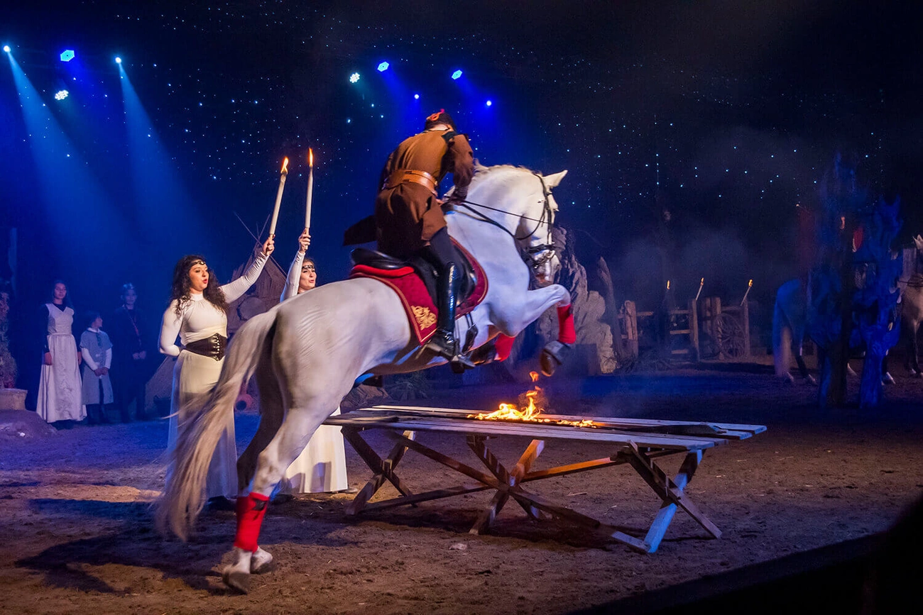 MKK Lovasszínház 4