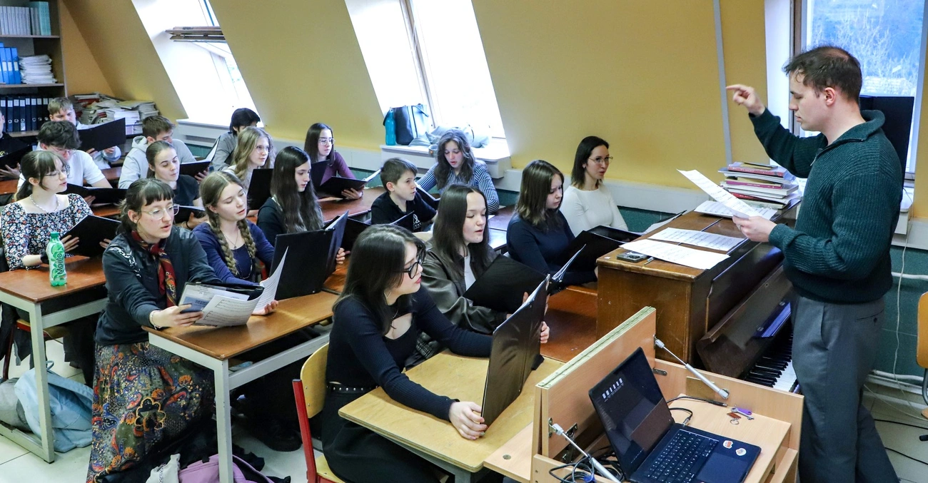 Nagyon készül a Lévay Kórus a Honeybeast koncertre. Fotó: Mocsári László