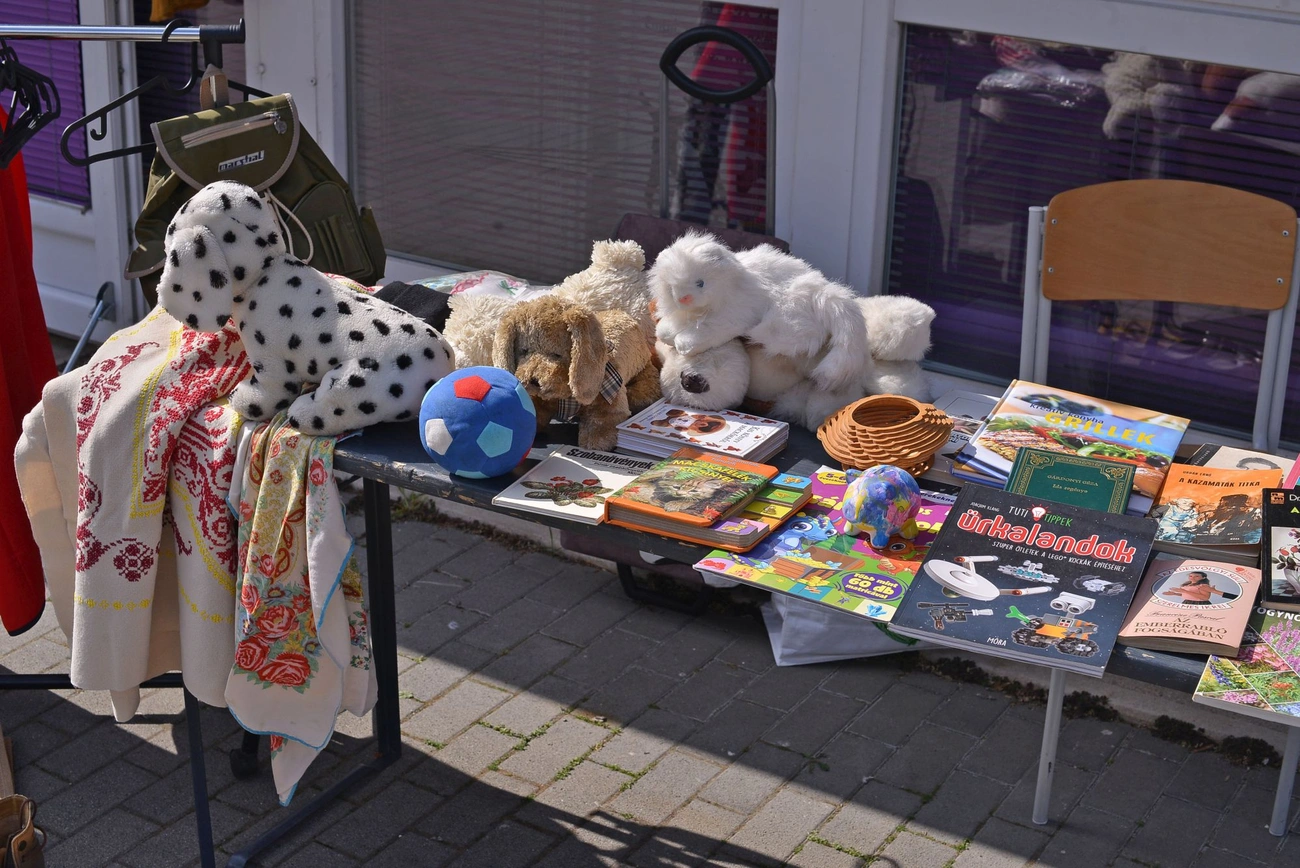 garázsvásár Vörösmarty lakótelep Fotó: Osztie Tibor