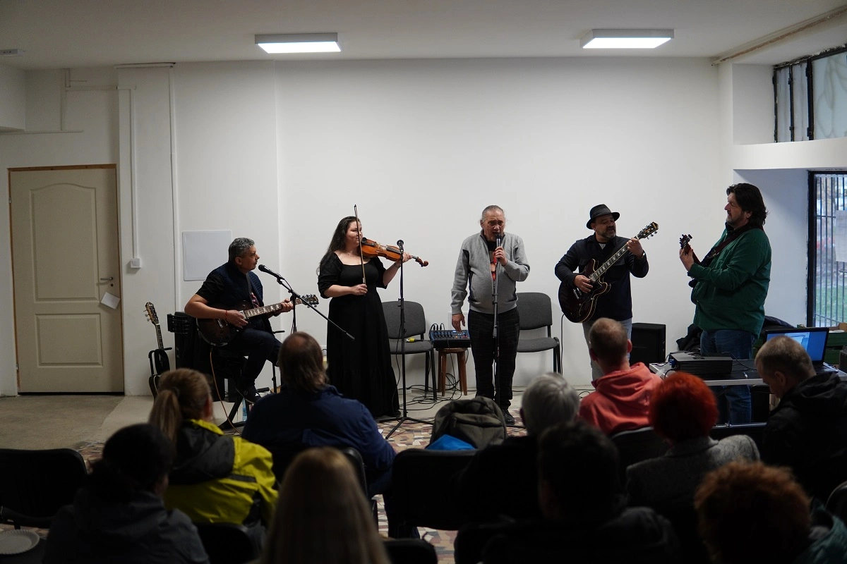 Kék közösségi tér