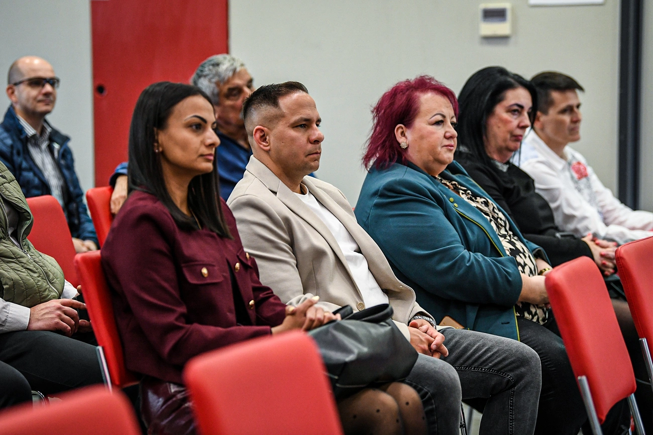 sosz_hiszek-benned-program_05.jpg (1.69 MB)