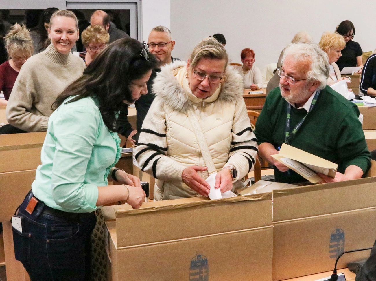 Választás 2026: Átadták a szavazóköri dobozokat Miskolcon Fotó: Mocsári László