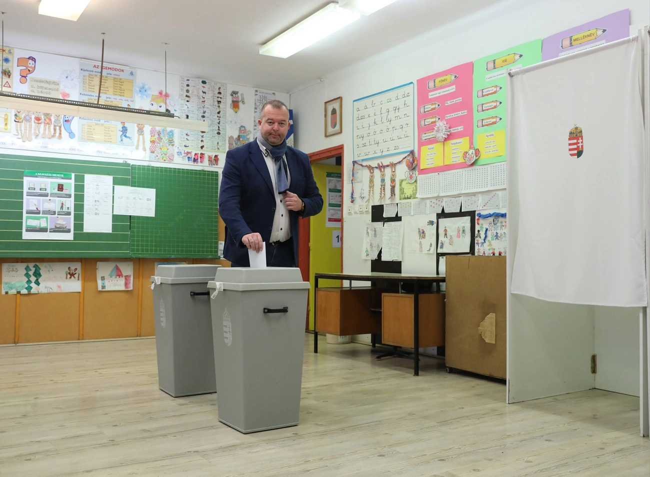 szavazás, Hollósy András lett az első