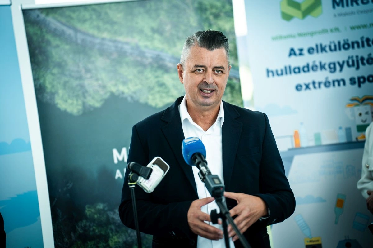 Italos kartondoboz gyűjtő kampány. Fotó: Horváth Csongor