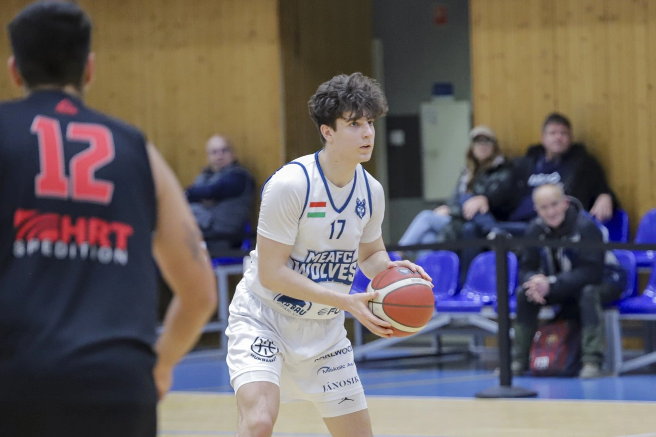 meafc_kosarlabda_kekesi_kolos.jpg